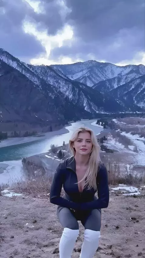 AI Video from prompt: A karateka performs a vertical split and kata