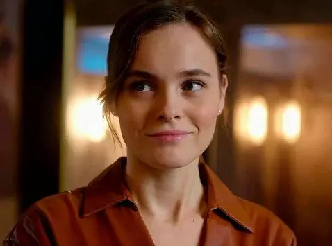 AI Video from prompt: A gentle look