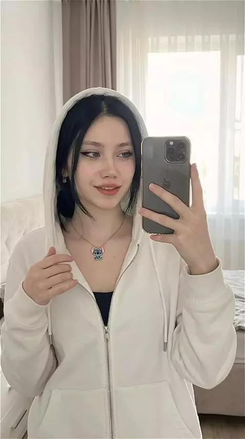 AI Video from prompt: Filming myself