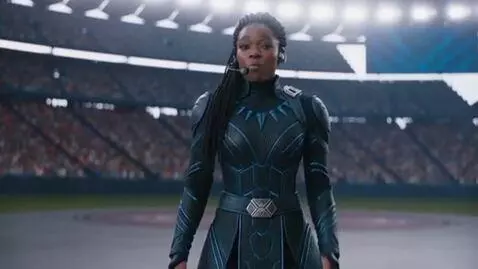 AI Video from prompt: A 30-year-old SENEGALIAN woman in full-length fu