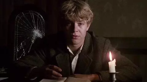 AI Video from prompt: Generate how the Russian poet Sergei Yesenin rea