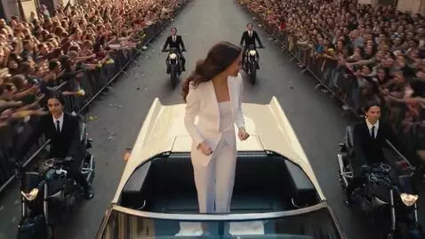 AI Video from prompt: A 24-year-old Italian girl rushes with a breeze 