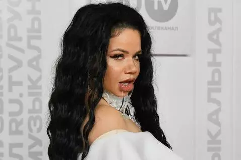 AI Video from prompt: Create a cinematic video based on the image. The