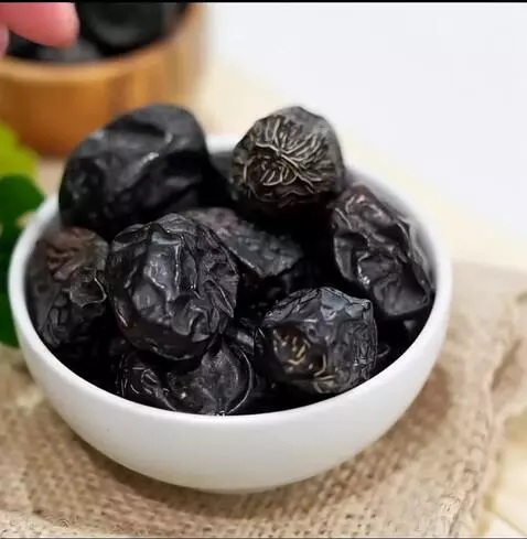 AI Video from prompt: Create a cinematic close-up product video of pre