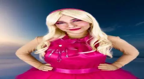 AI Video from prompt: Female mask and unmask