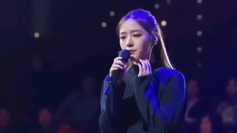 AI Video from prompt: Girl, microphone, stage and unrequited love  Hai