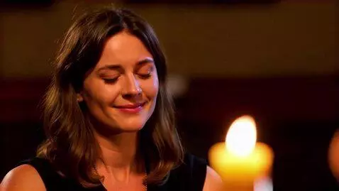 AI Video from prompt: Cinematic scene in the dimly lit ambiance of a c