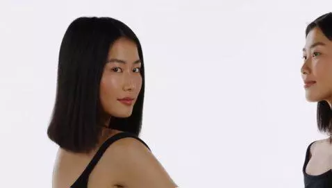 AI Video from prompt: Recreate a video featuring a young woman with da