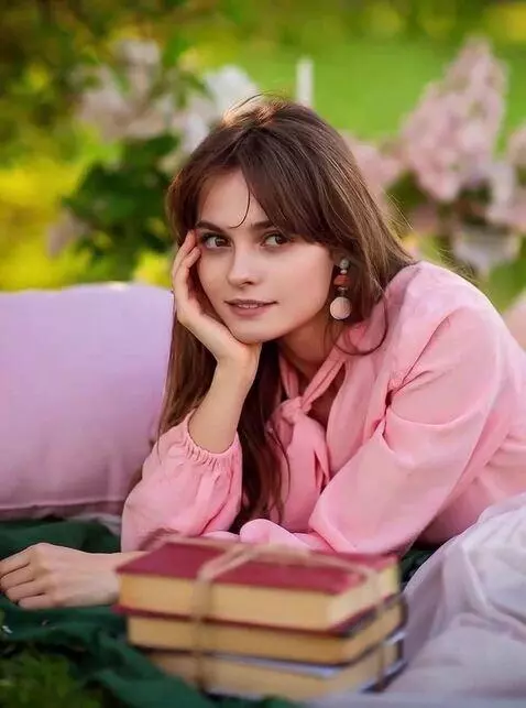 AI Video from prompt: the girl looks straight ahead and fiddles with t