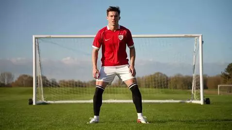 AI Video from prompt: Gols in stocking