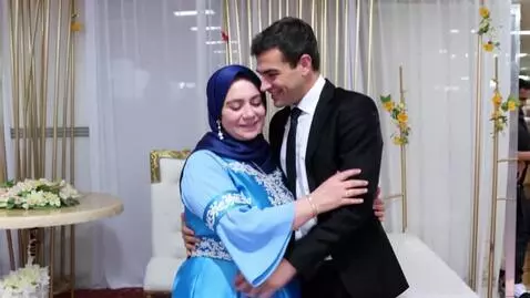 AI Video from prompt: Kiss touche ass