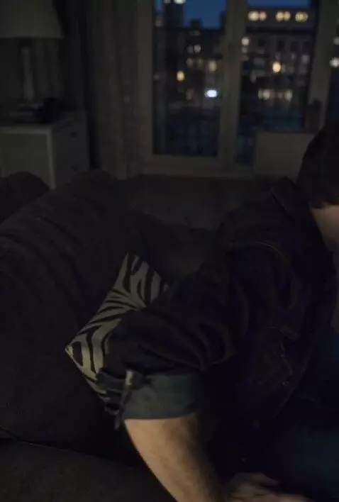 AI Video from prompt: A girl walks across