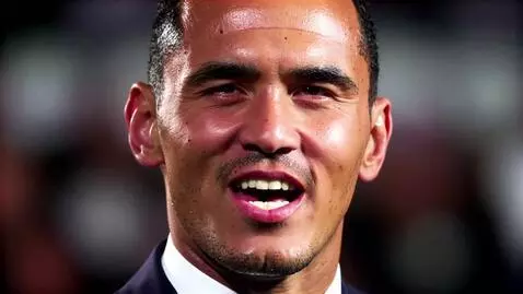 AI Video from prompt: Cinematic 30 sec of " EL ZORRO " ( confronting R