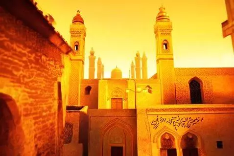 AI Video from prompt: Dramatic wide painting of Islamic Tunisia throug