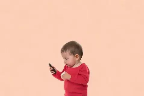 AI Video from prompt: Маленький мальчик играет телефон и мама ругается