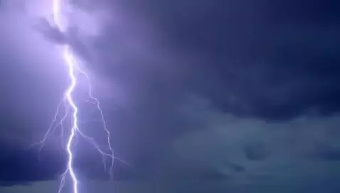 AI Video from prompt: Flash of lightning