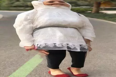 AI Video from prompt: Wearing a bikini