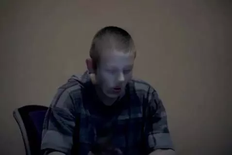 AI Video from prompt: сделай видео, где 5 кроликов играют в компьютерн