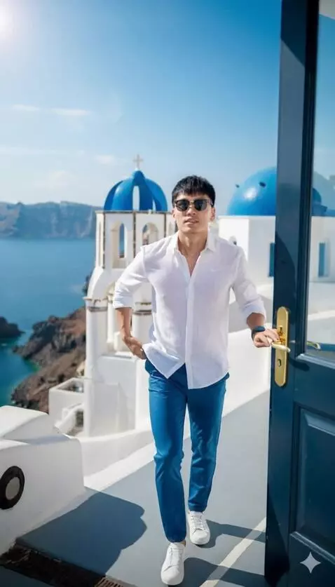 AI Video from prompt: Start with the original uploaded image. Hold the