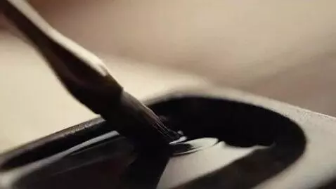 AI Video from prompt: Frame 1 (0:00-0:03): Close-up of a clock (mechan