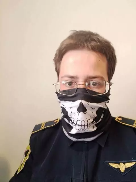 AI Video from prompt: shoot in melons aggressive ad fast