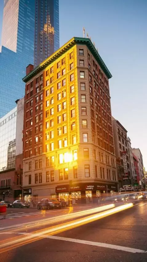 AI Video from prompt: Cinematic timelapse of busy city street at golde