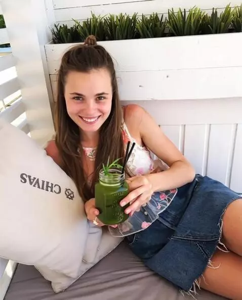 AI Video from prompt: his facial expressions dont change at all. he do