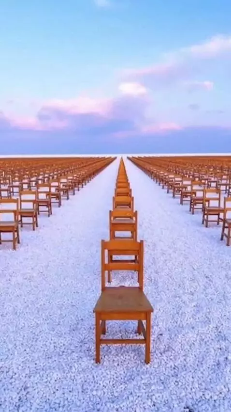 AI Video from prompt: Generate a video of liminal space. Surrealism. A