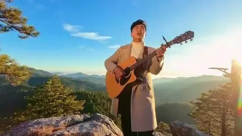 AI Video from prompt: A Vietnamese male singer and songwriter named NG