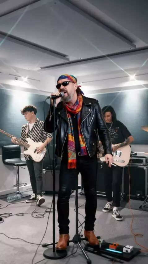 AI Video from prompt: Realistic photo. High quality. A man with glasse