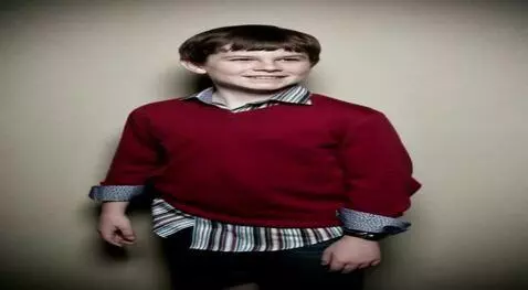 AI Video from prompt: Show the person in swim shorts ready to go swimm