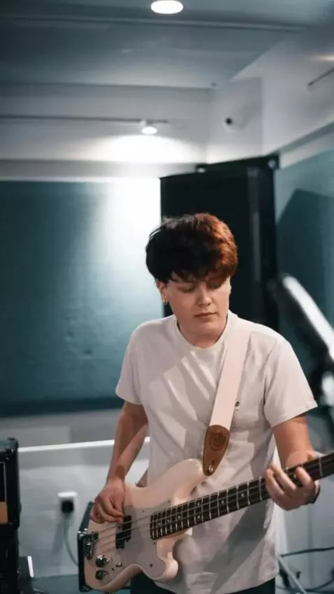 AI Video from prompt: Realistic video. A man with an exact resemblance