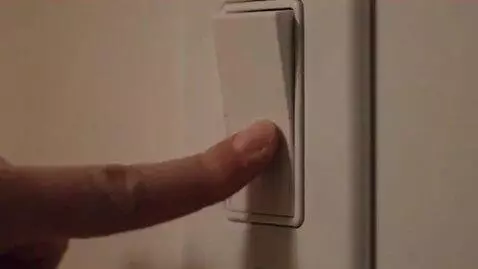 AI Video from prompt: 30–40 second realistic short video — living room