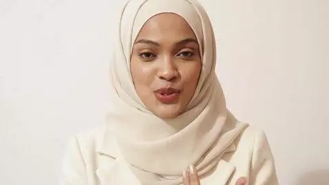 AI Video from prompt: 🎬 Scene 10 — Powerful Ending (54-60s)  ### Scene