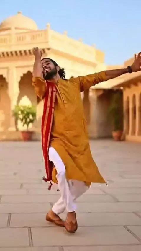 AI Video from prompt: The Indian is dancing.