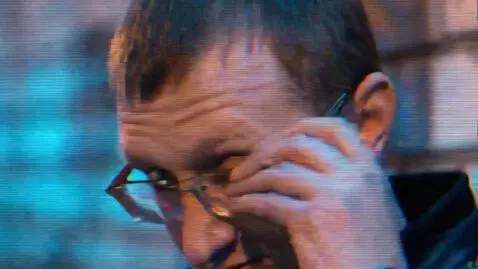 AI Video from prompt: 90s-style dismantling