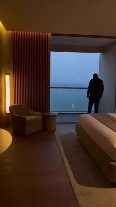 AI Video from prompt: A photorealistic premium hotel in a modern resor