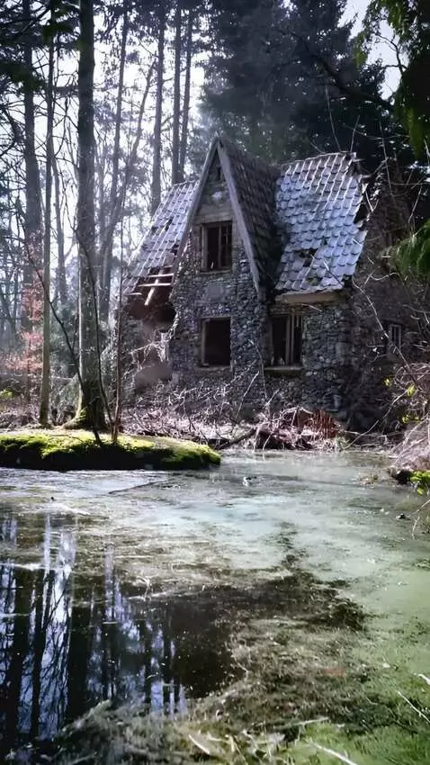 AI Video from prompt: The camera moves forward in a first person view,