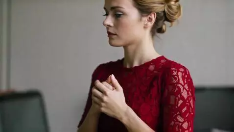 AI Video from prompt: the girl turns forward. her gaze is on the camer