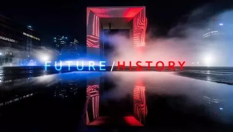 AI Video from prompt: A cinematic 4-second shot of La Grande Arche de 