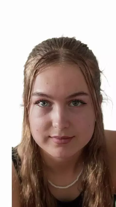 AI Video from prompt: Bend over slightly. Walk in frontal direction. K