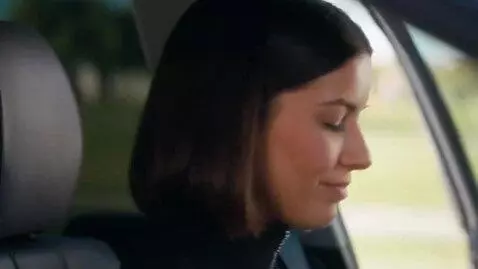 AI Video from prompt: she undresses