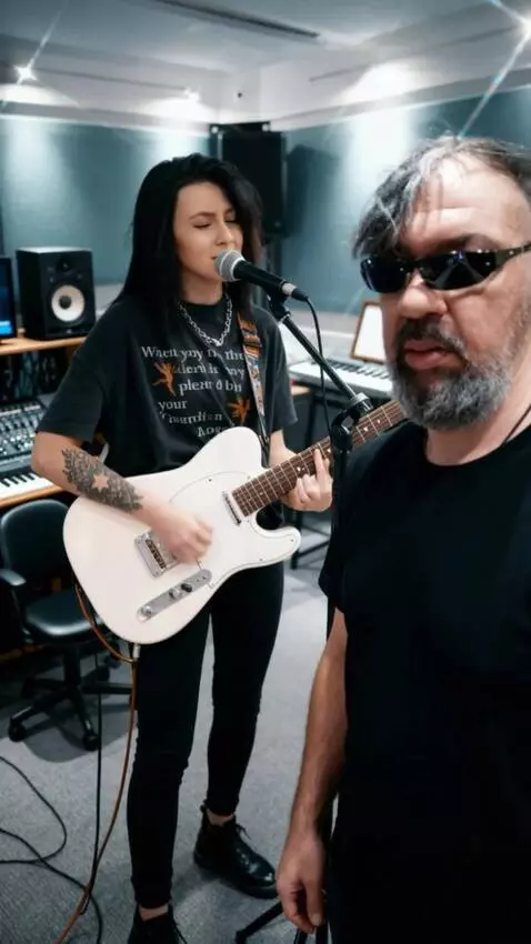 AI Video from prompt: A woman and a man, their faces exactly like thos