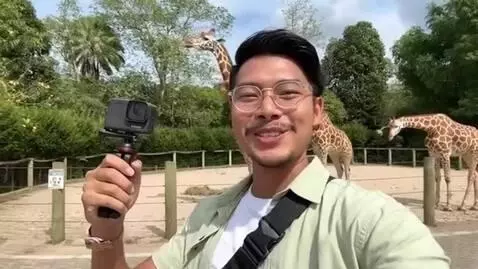 AI Video from prompt: Tung Tung Tung Sahur recording a blog about his 