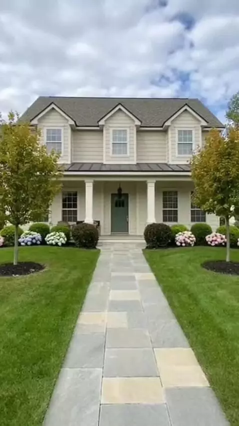 AI Video from prompt: Video the house day