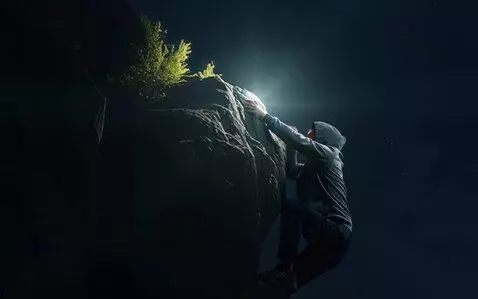 AI Video from prompt: The mountaineer