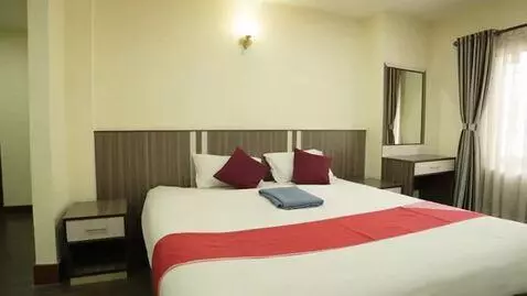 AI Video from prompt: make a video using given images for hotel pun in