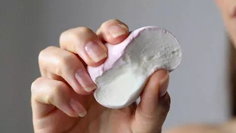 AI Video from prompt: Horizontal video, 5 seconds, cinematic commercia