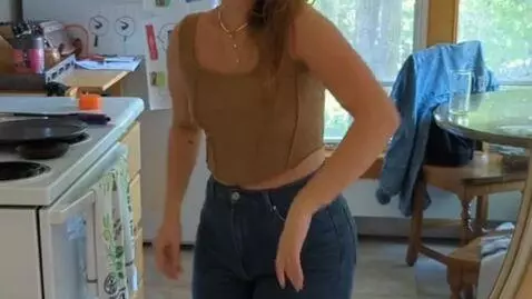 AI Video from prompt: dancing around