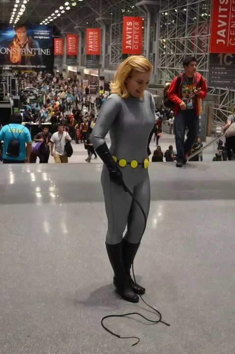 AI Video from prompt: Catwoman has diarrhea herself